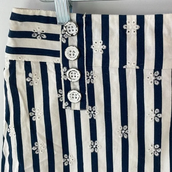 Brooklyn Industries navy & white button front skirt with embroidered eyelets - Picture 2 of 4